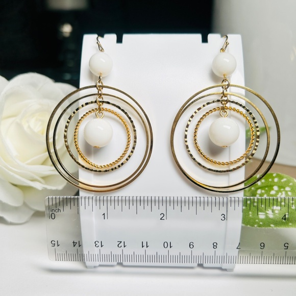 Elegant Orbiting Gold Plated Concentric Circled Dangle Earrings. - Picture 9 of 11